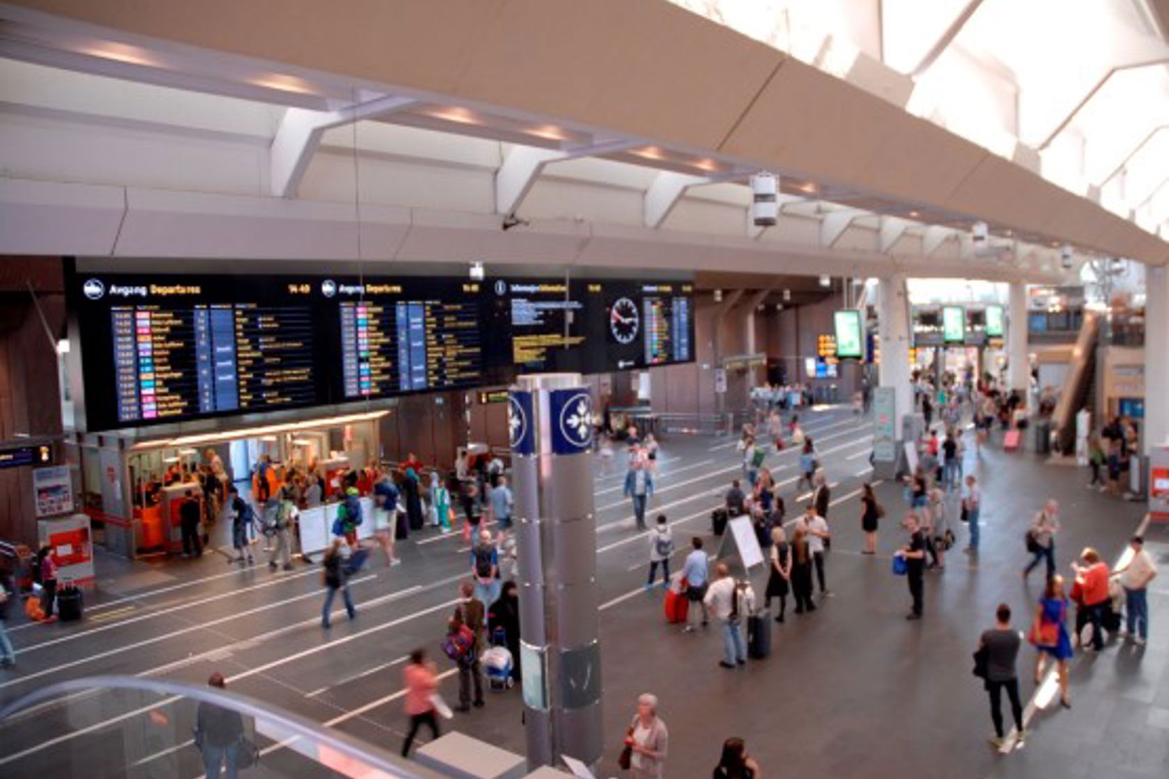 Interiørfoto av ankomst og avreisehallen på Oslo S