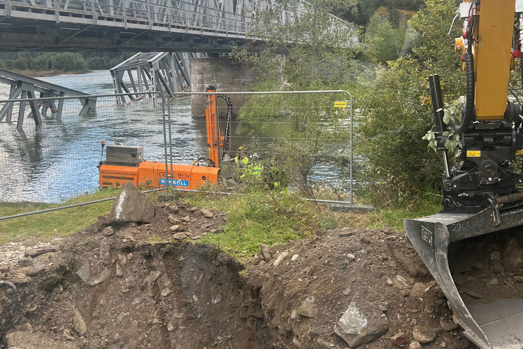 Arbeidet med å etablere atkomstvei og rigg- og lagerplass for utstyr er i gang. 