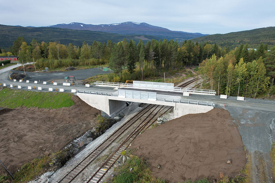 Bildet viser den nye overgangsbrua på Kopperå