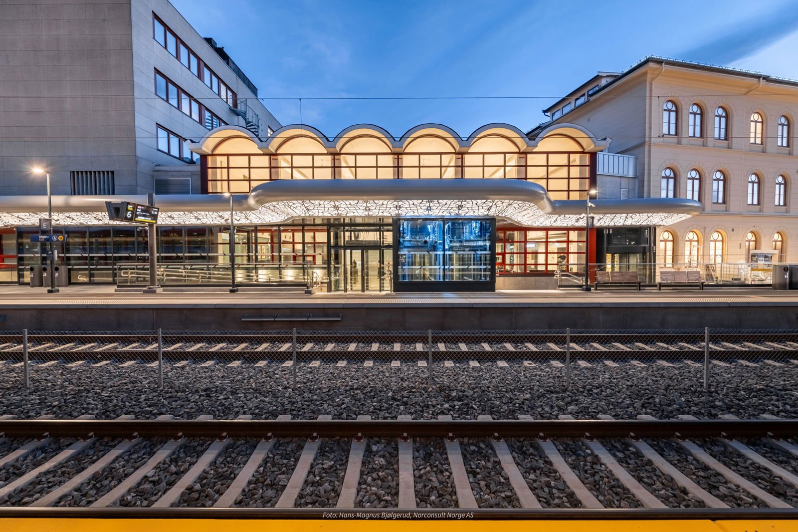 Fasaden på ventehallen.