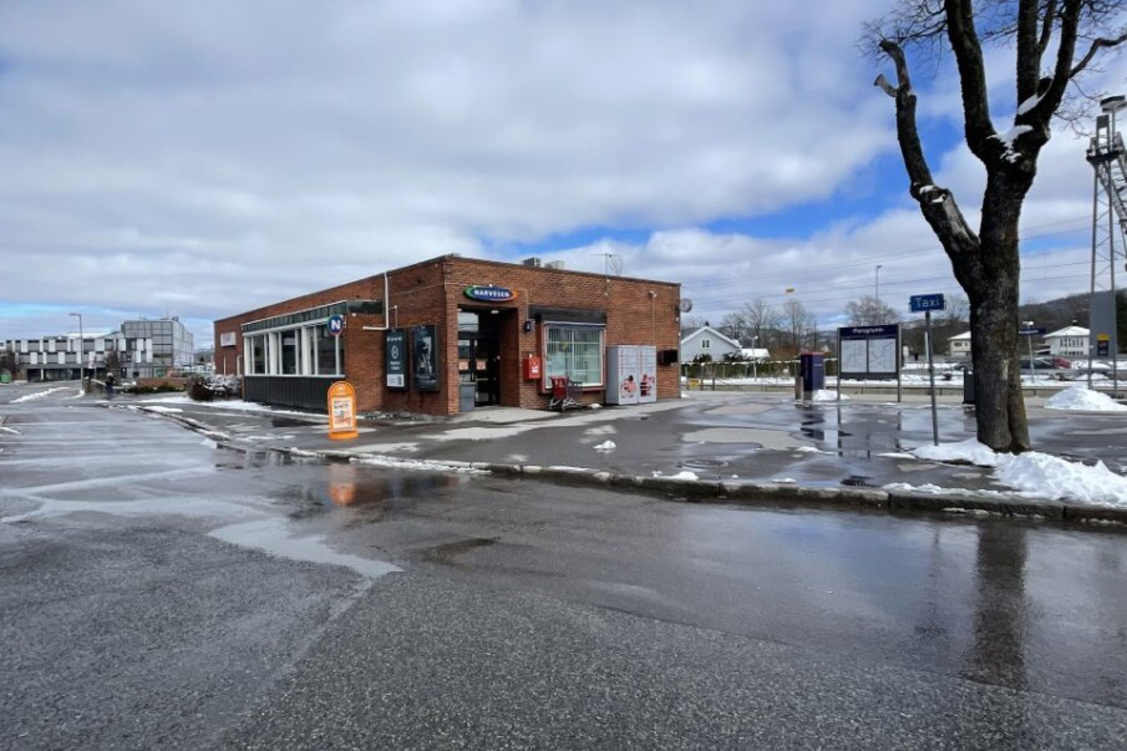 Eksteriørfoto av Porsgrunn stasjon