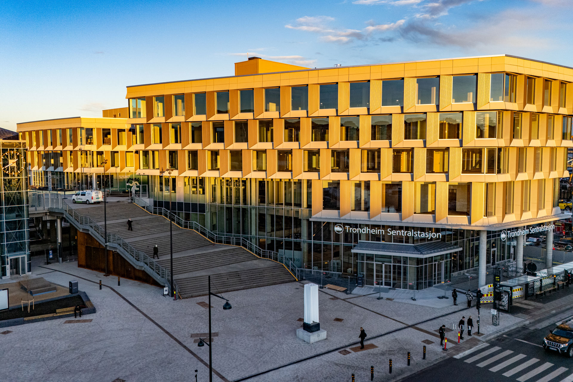 Eksteriørfoto av Trondheim S