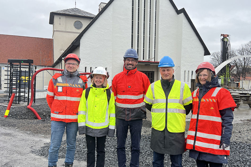 Prosjektdeltakerne på byggeplassen for nytt Vikingtidsmuseum på Bygdøy.