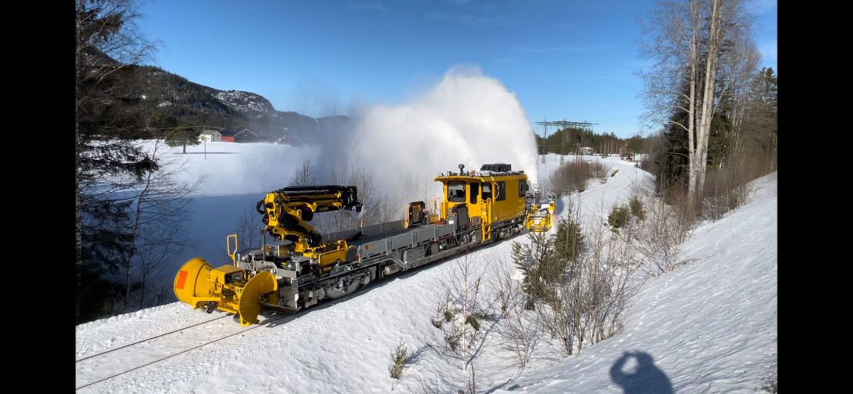 Foto av togtype LT18 som rydder snø.