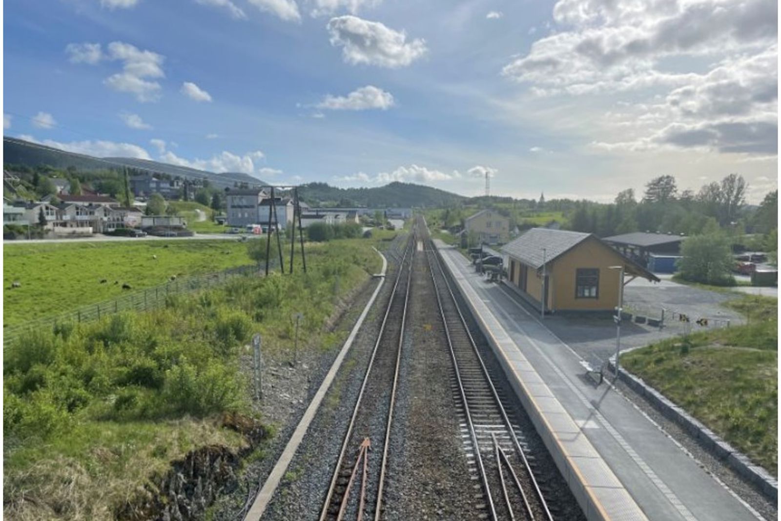 Oversiktsbilde over Åsen stasjon