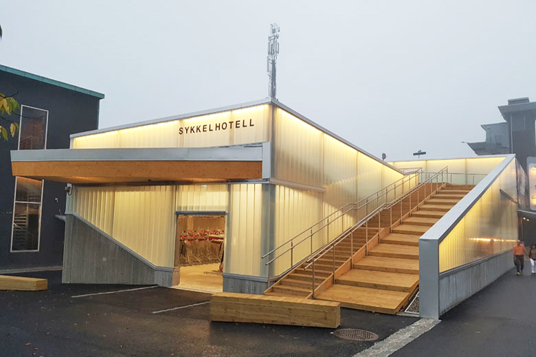 Sykkelhotellet på Lillestrøm ble belønnet med kommunens arkitektur- og byutviklingspris. Foto: Lennart Olrich