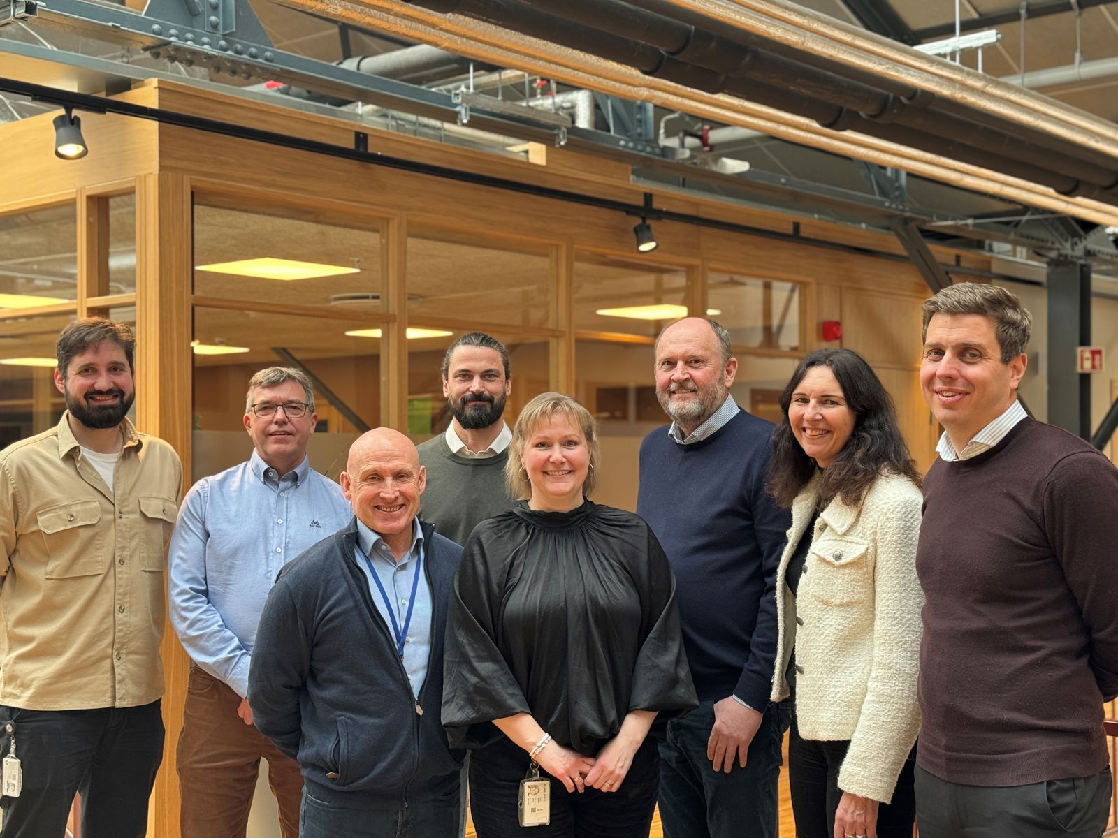 Gruppebilde av Bane NOR og NRC fra signering av kontrakt for Ler og Melhus..