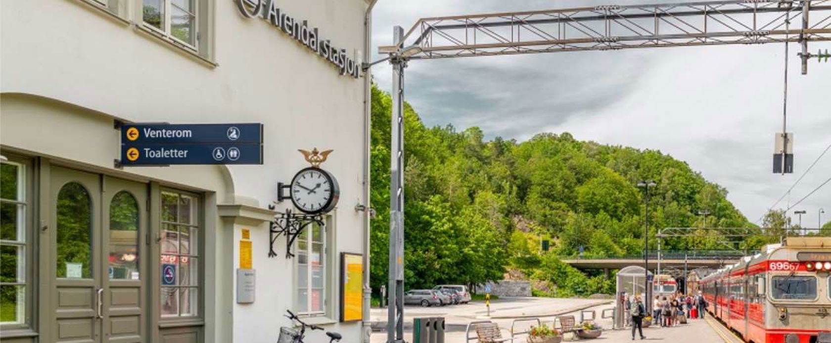 Exterior view of Arendal station
