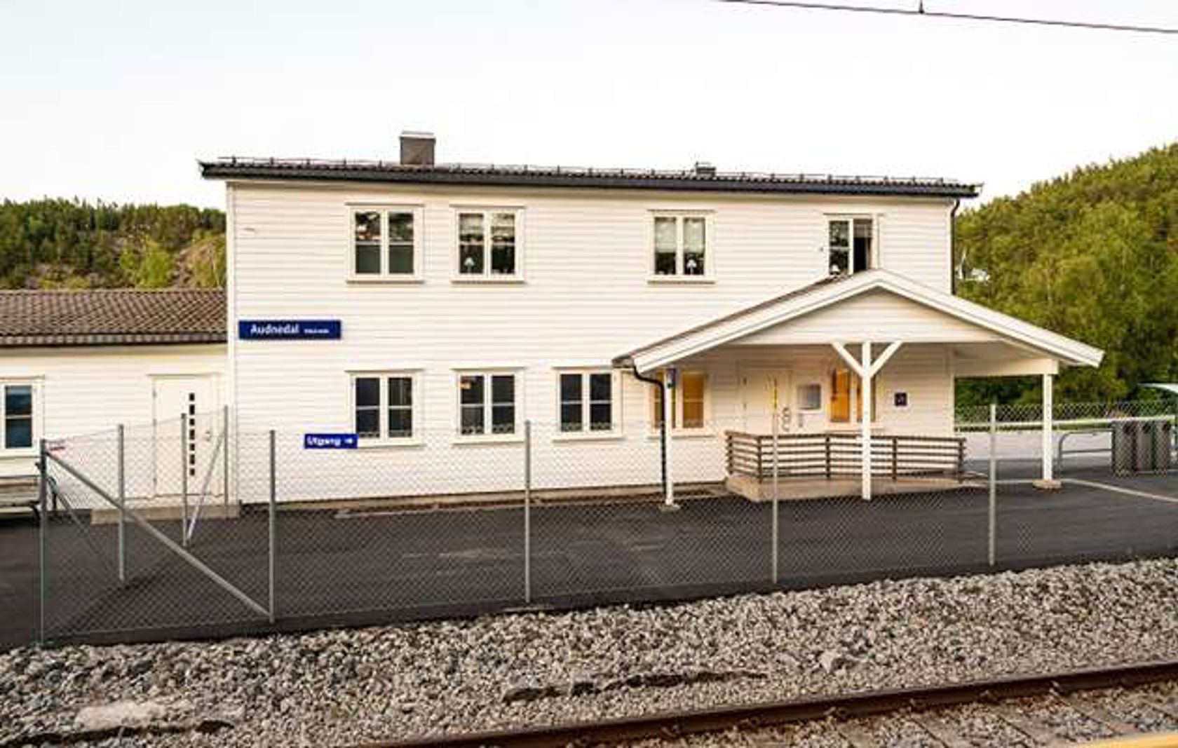 Eksteriørbilde av Audnedal stasjon