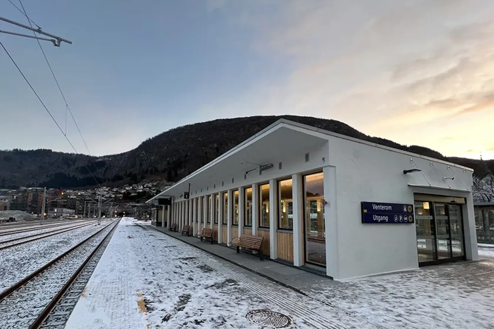 Eksteriørbilde av Arna stasjon