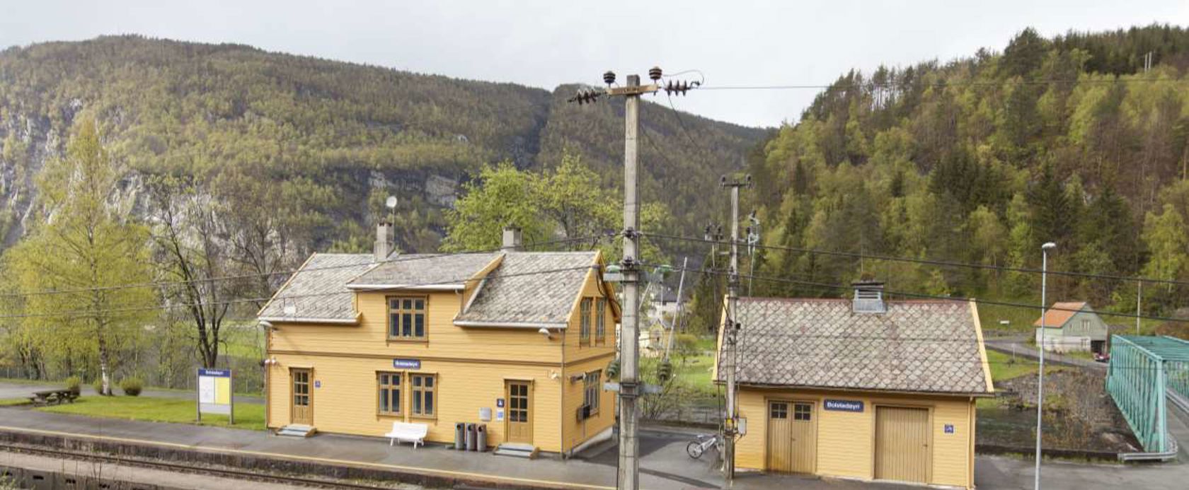 Eksteriørbilde av Bolstadøyri stasjon