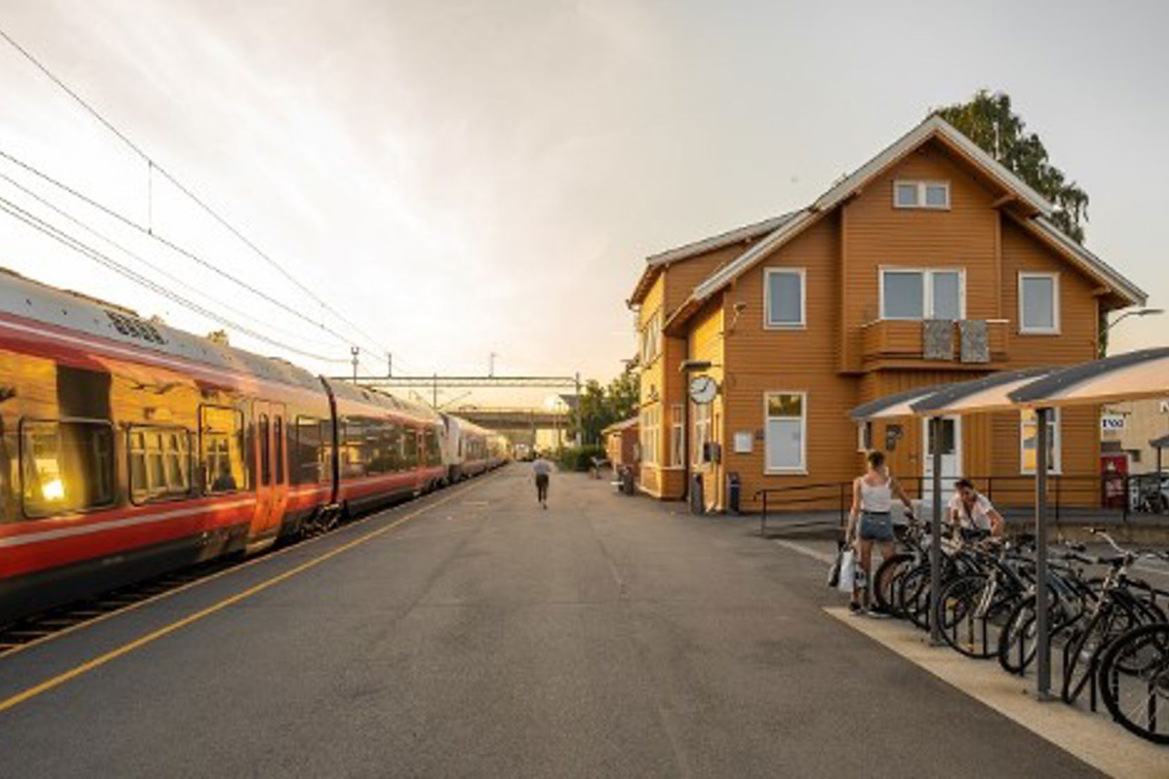 Eksteriørbilde av Brumunddal stasjon