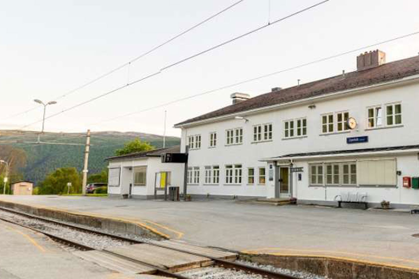 Exterior view of Dombås station