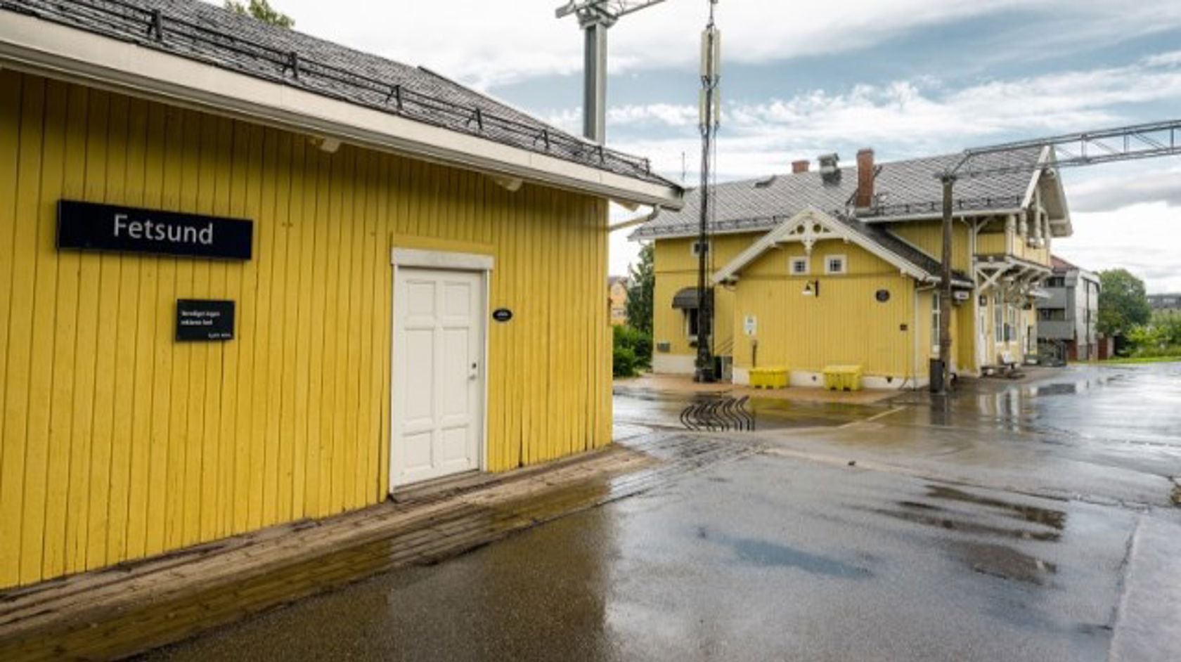 Exterior viewof Fetsund station