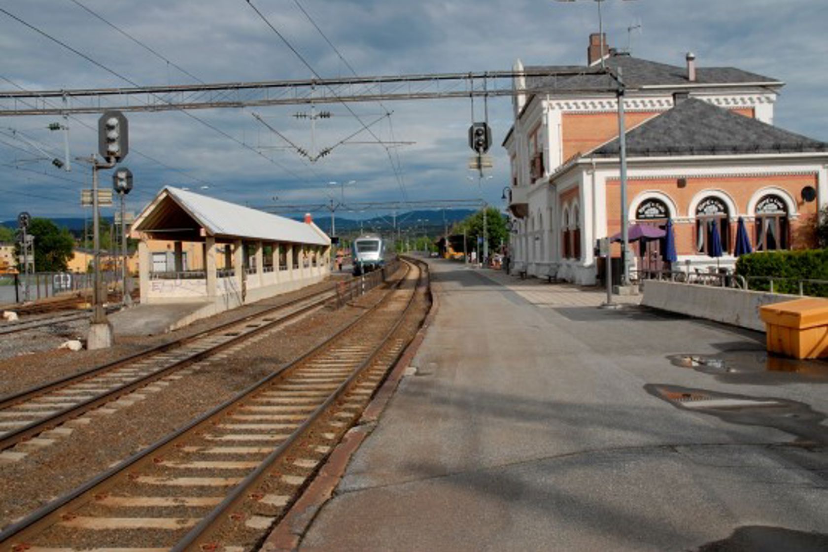 Exterior view of Hokksund station