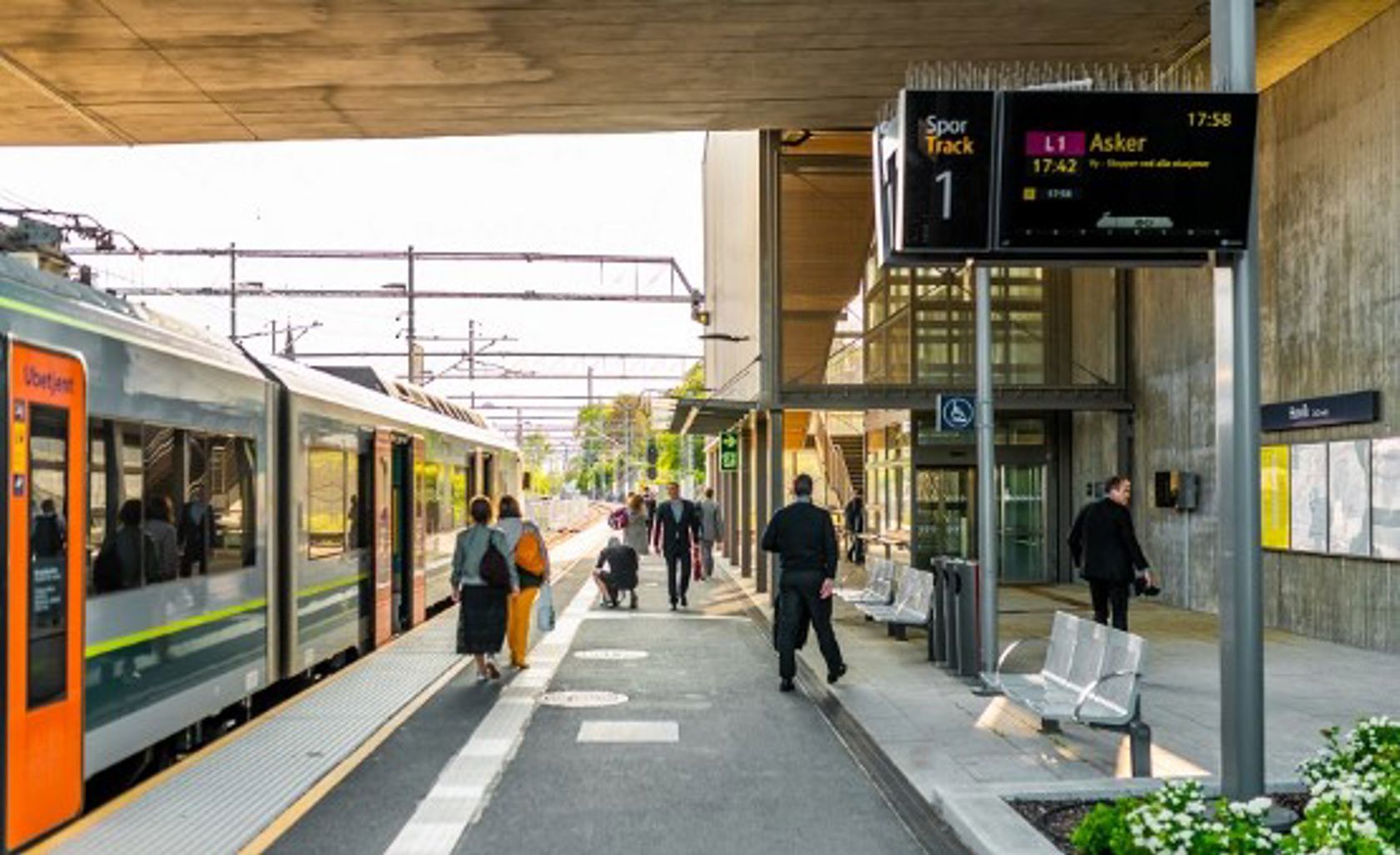 Exterior view of Høvik station