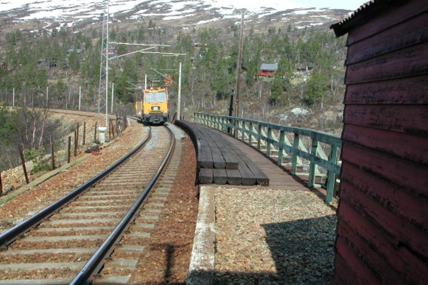 Exterior view of Ljosanbotn station