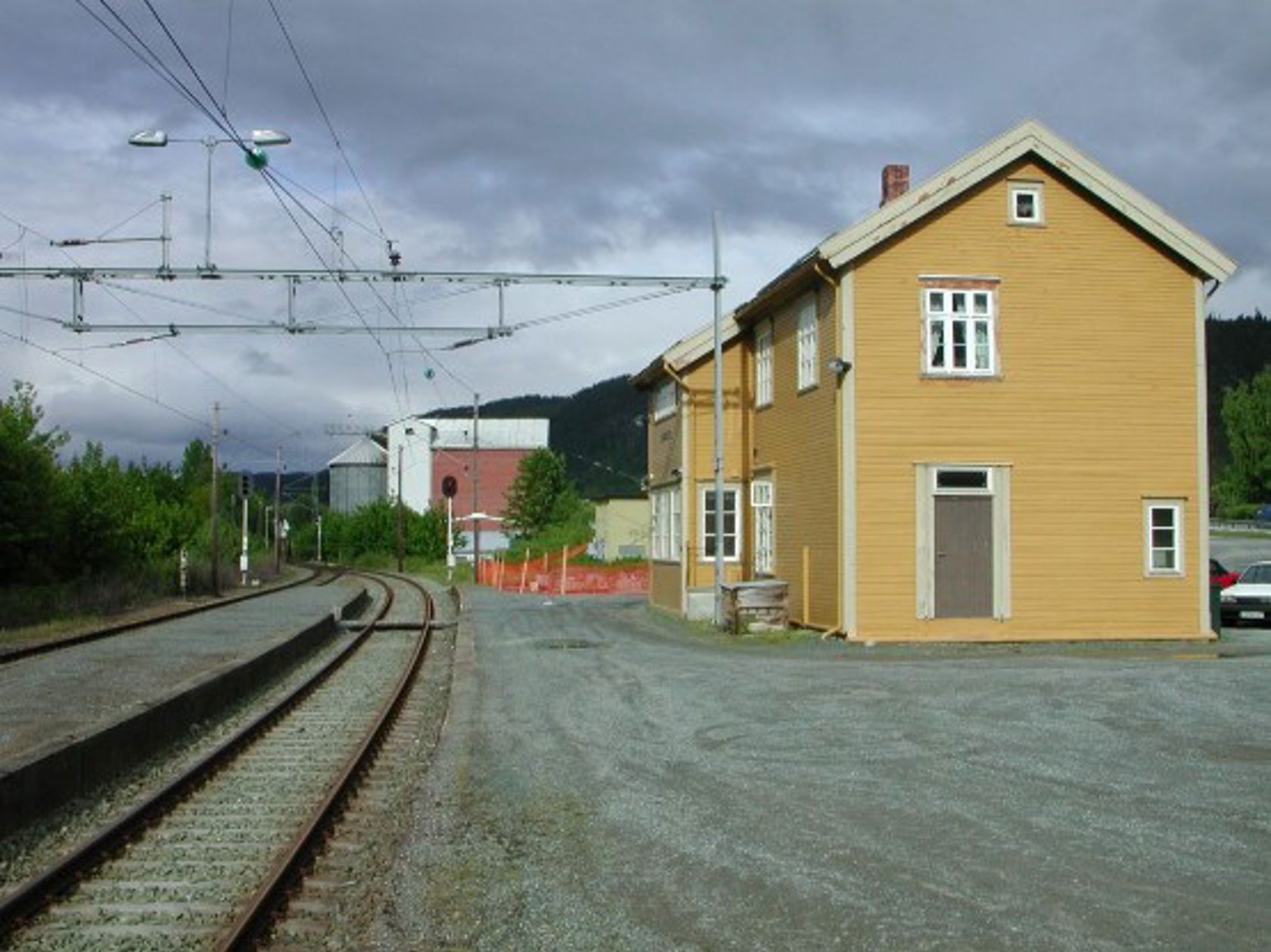 Exterior view of Lundamo station