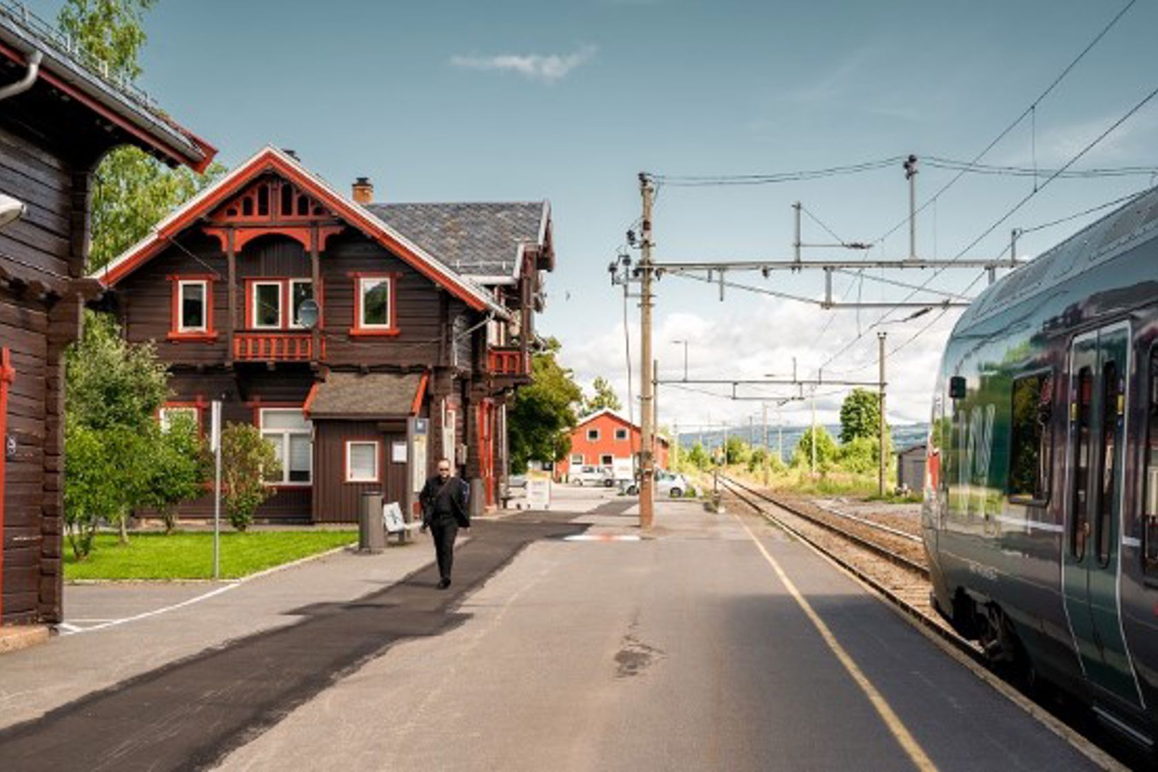 Exterior view of Lunner station