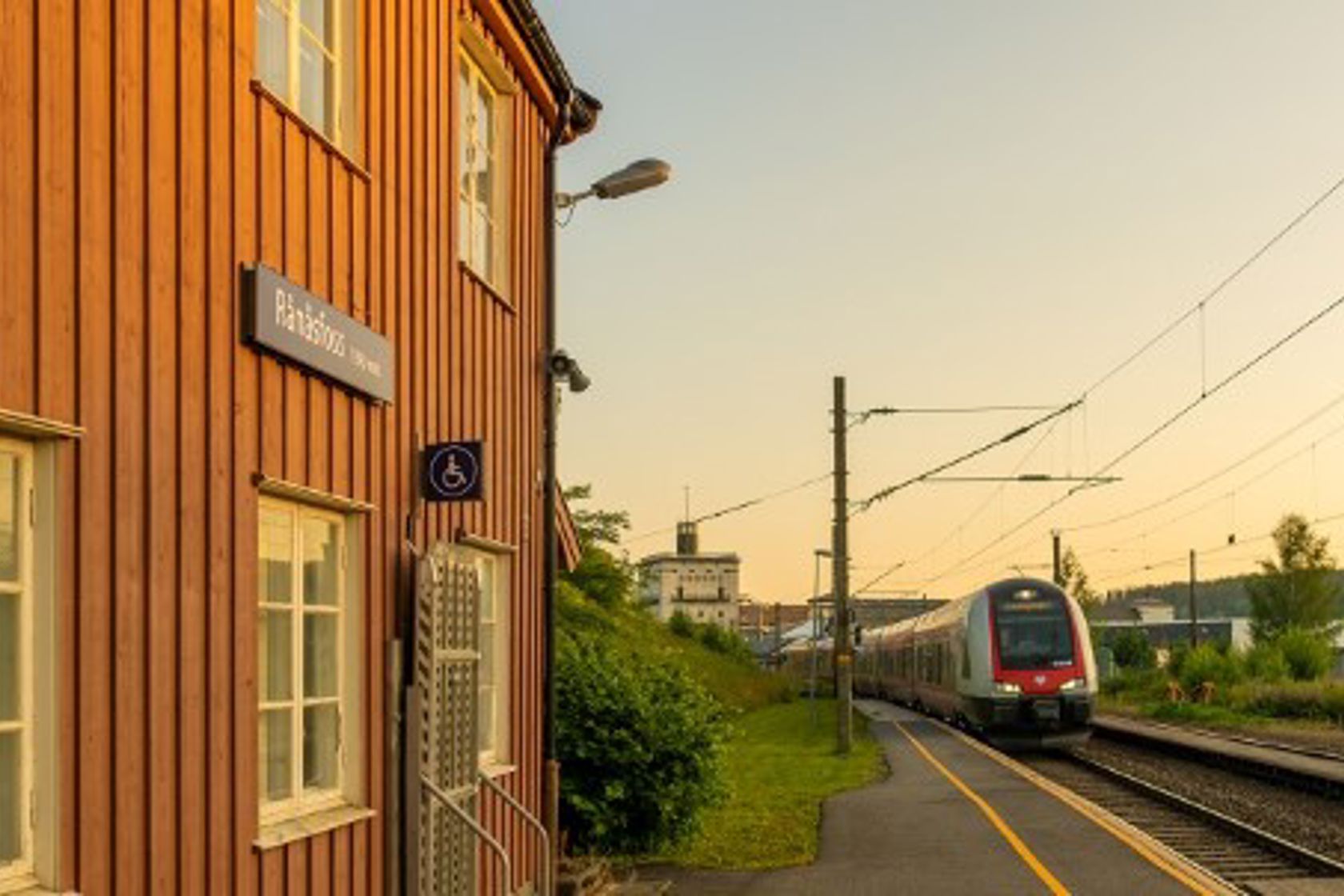 Exterior view of Rånåsfoss station