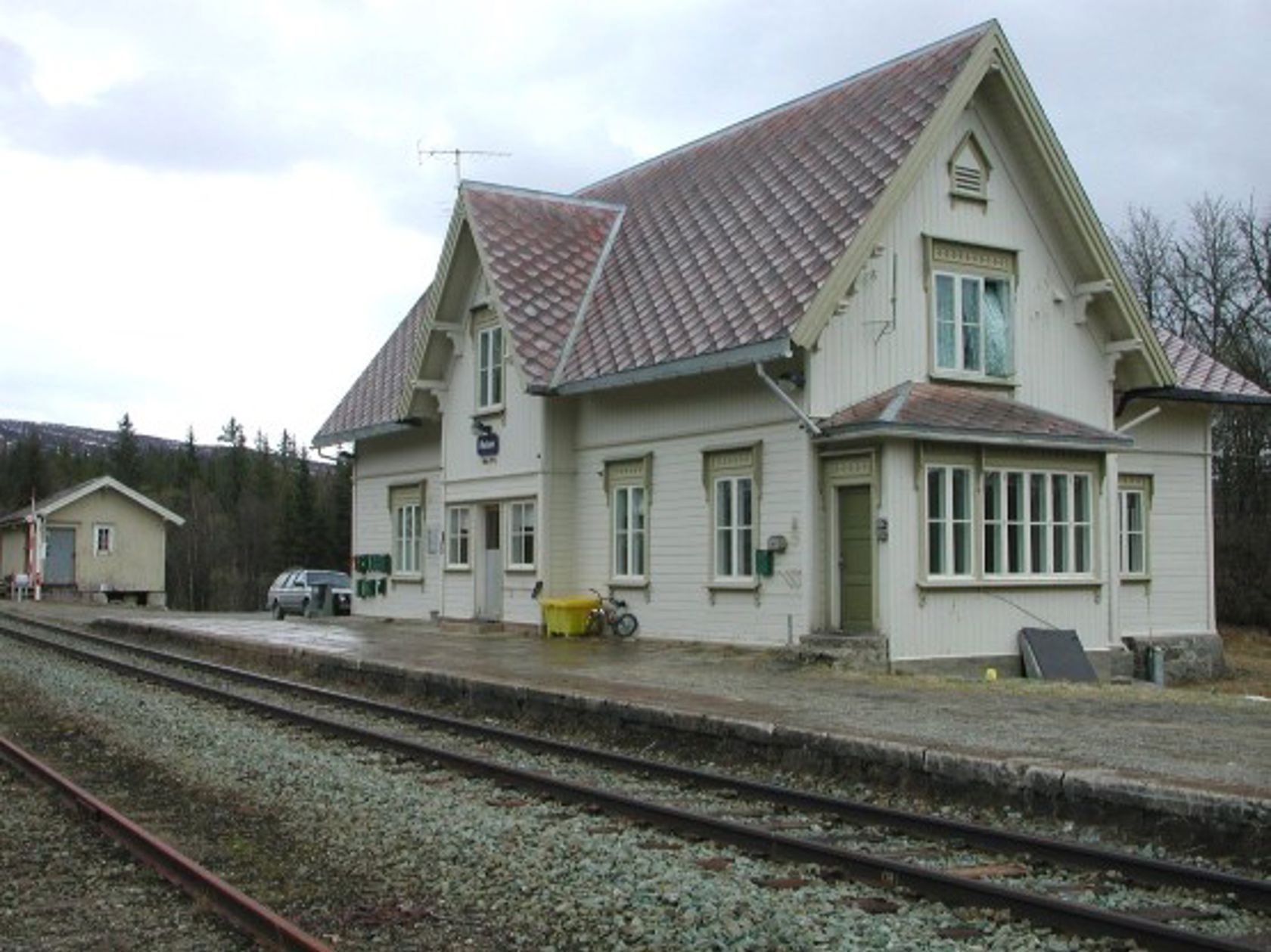 Eksteriørfoto av Reitan stasjon
