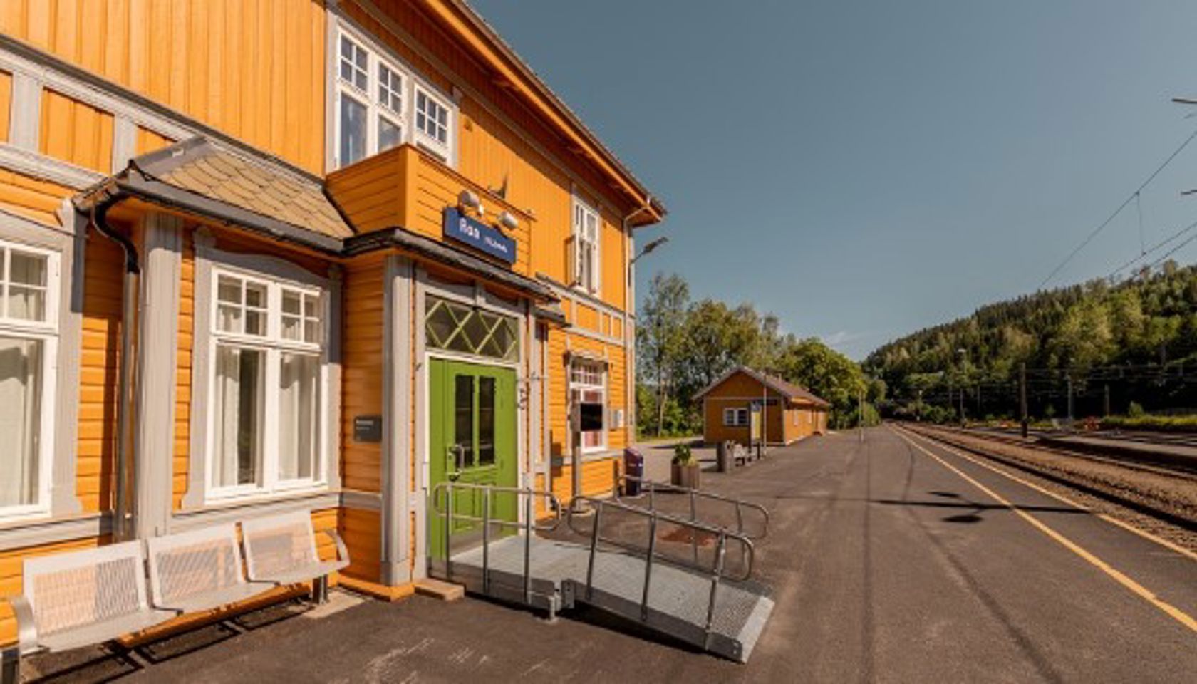 Eksteriørfoto av Roa Stasjon