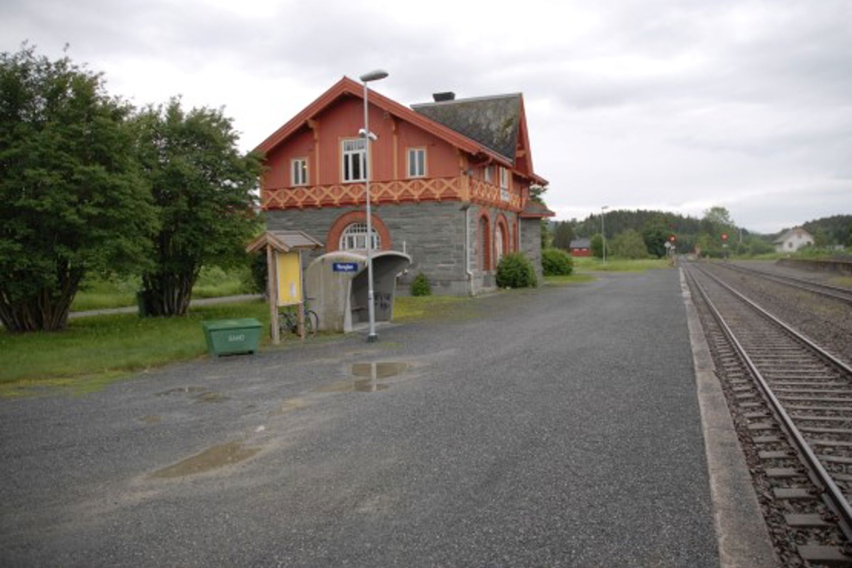 Exterior view of Ronglan station