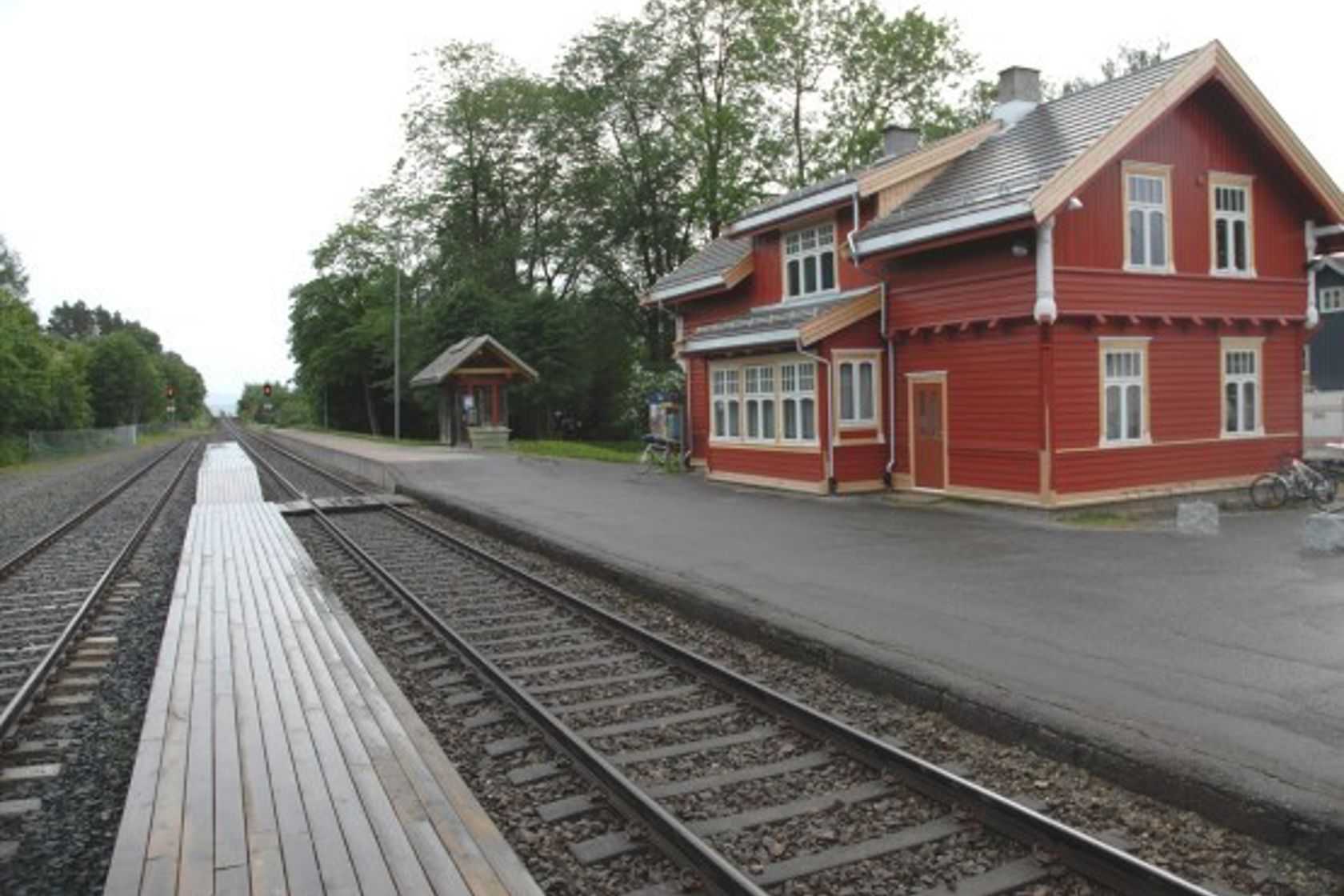 Exterior view of Røra station