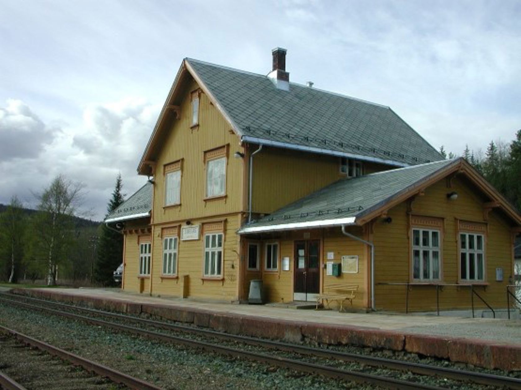 Eksteriørfoto av Singsås stasjon
