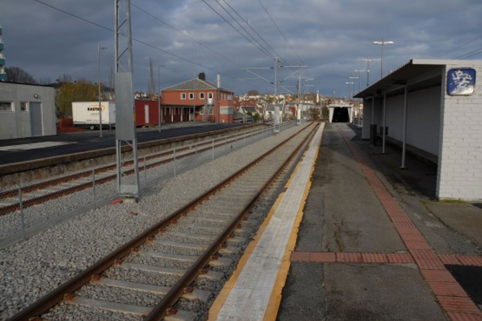 Eksteriørfoto av Skeiane holdeplass