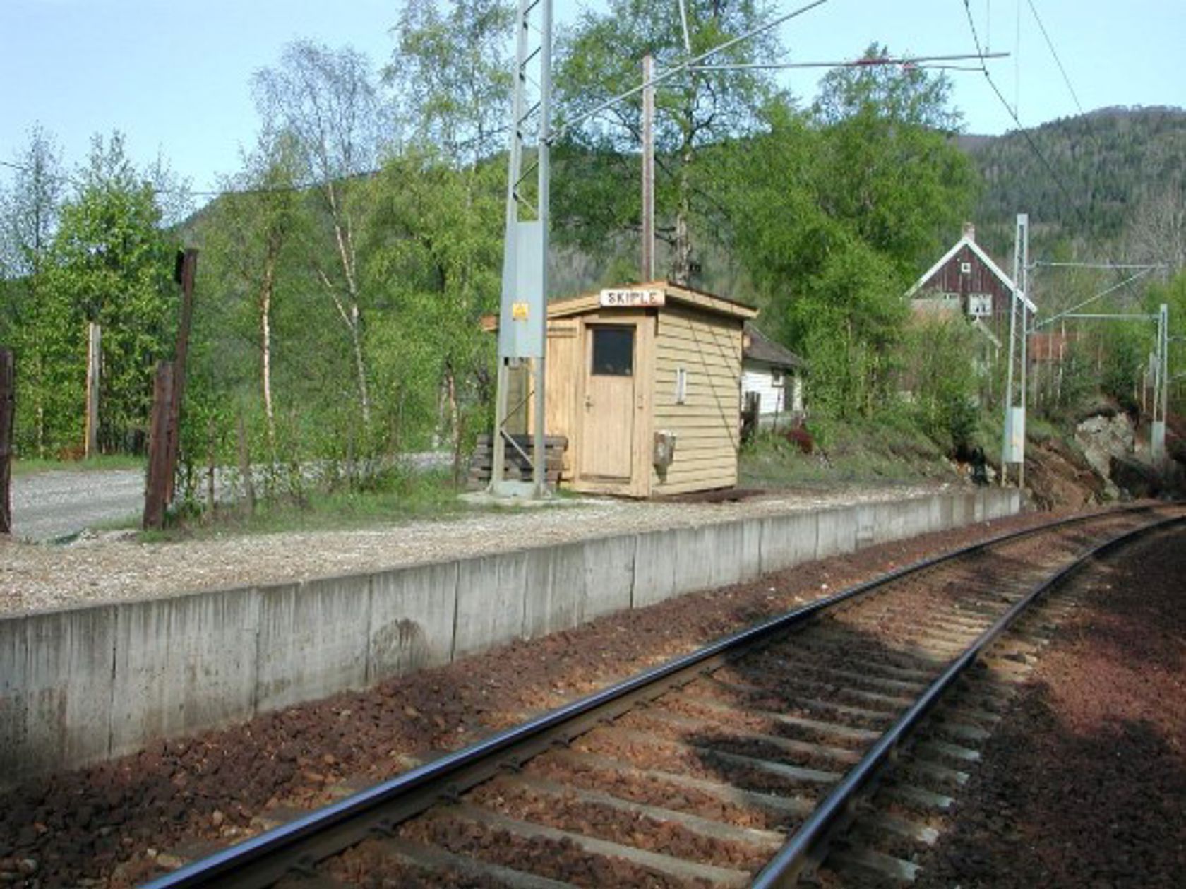 Eksteriørfoto av Skiple holdeplass