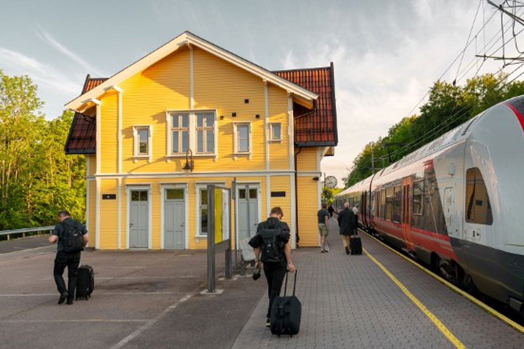 Eksteriørfoto av Skoppum stasjon