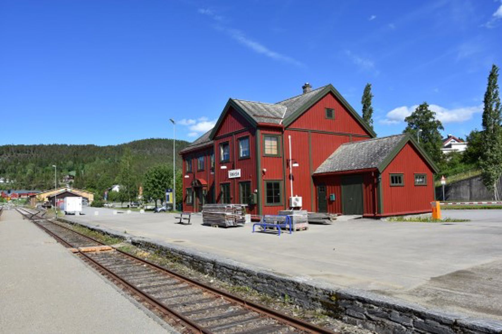 Exterior view of Snåsa station