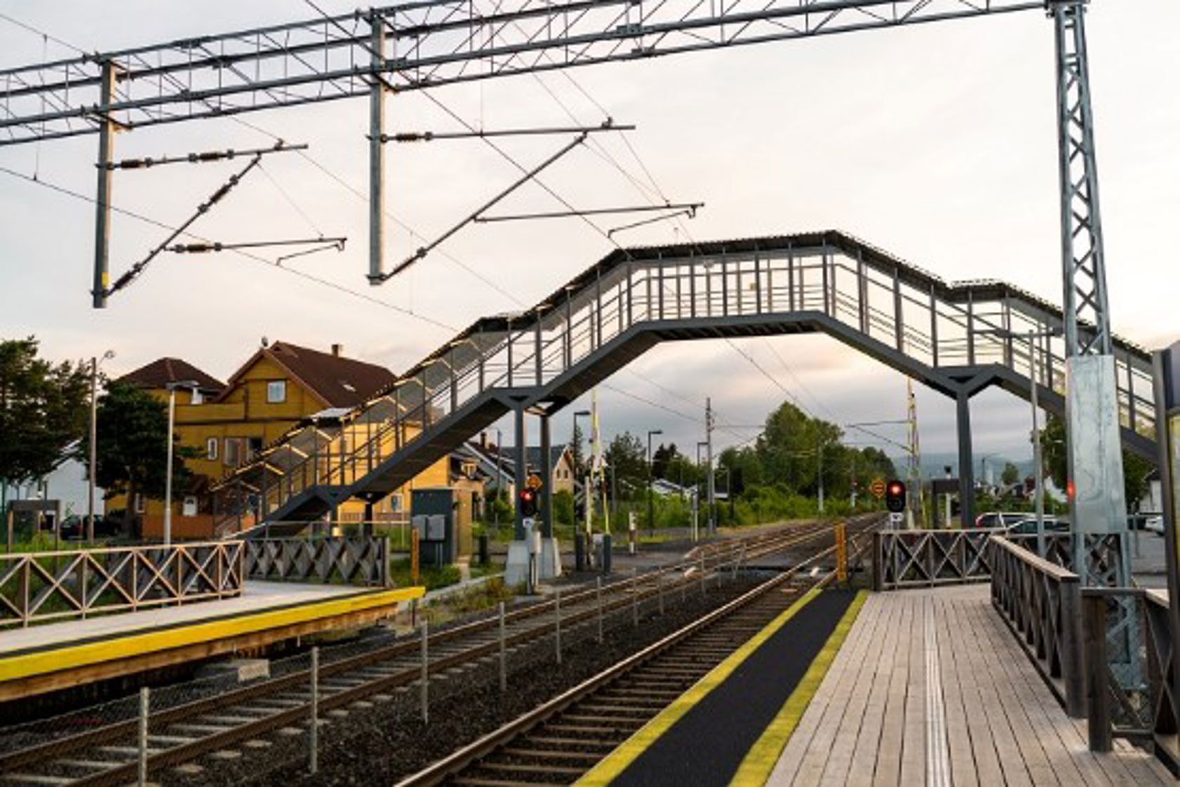 Exterior view of Steinberg station