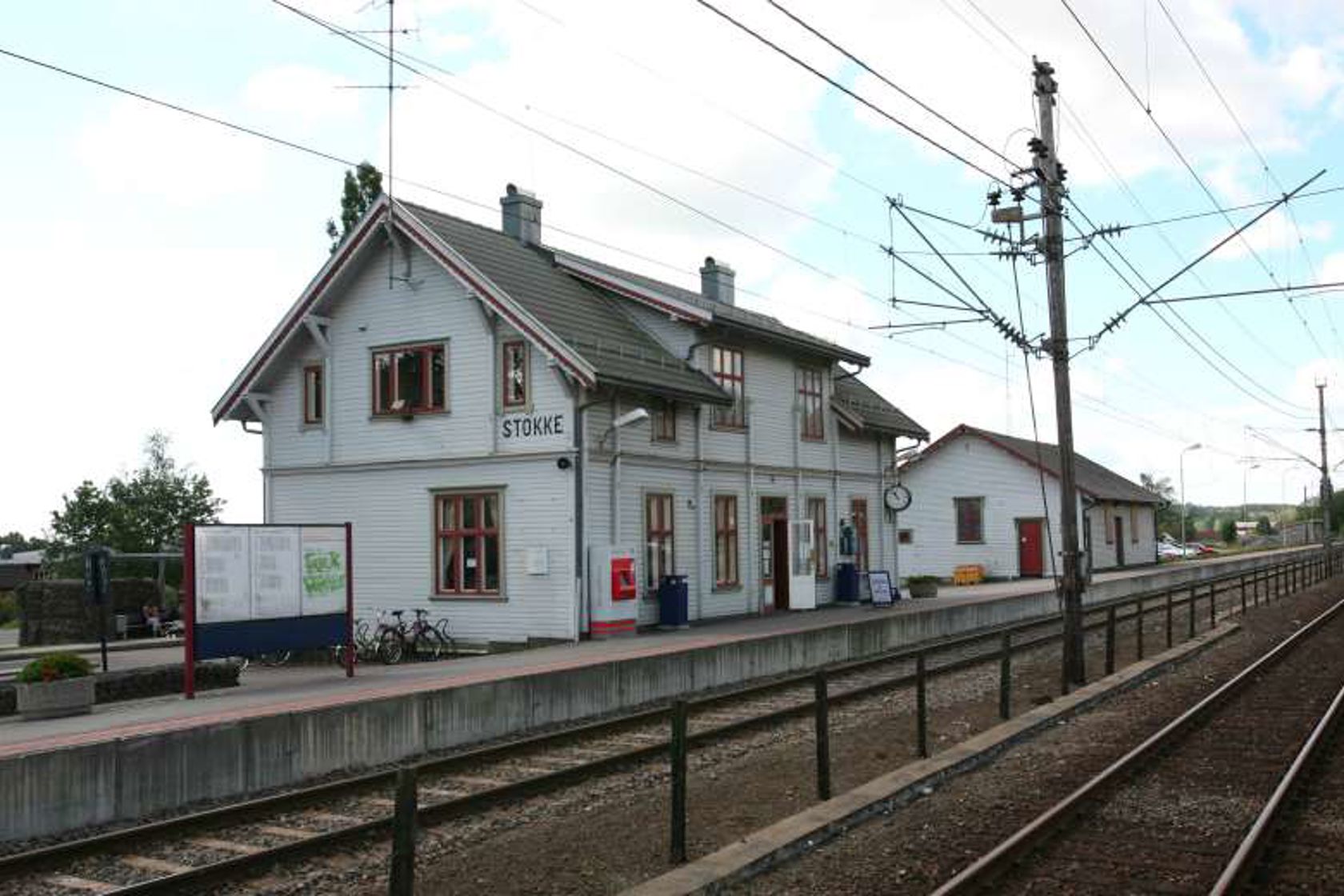 Exterior view of Stokke station