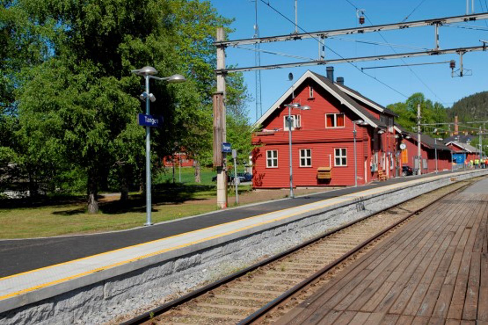 Eksteriørfoto av Tangen stasjon