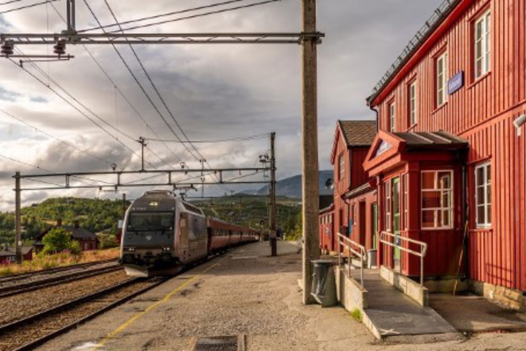 Exterior view of Ustaoset station