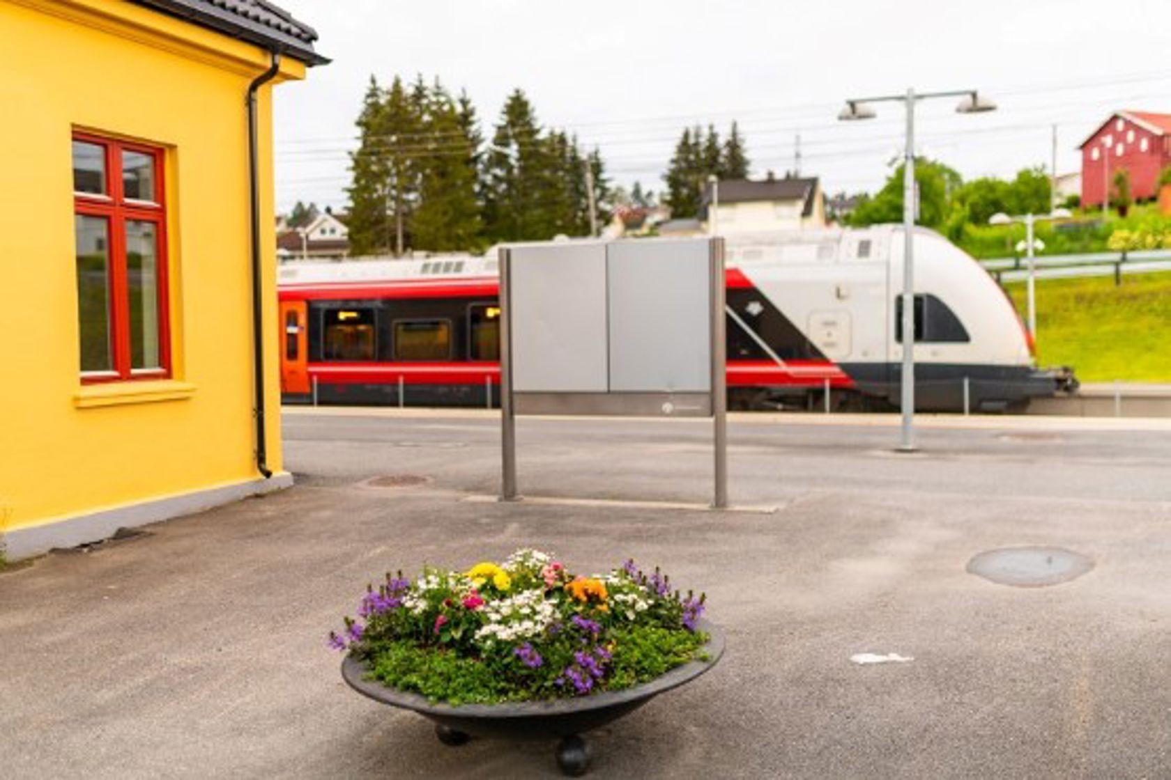 Exterior view of Vestfossen station