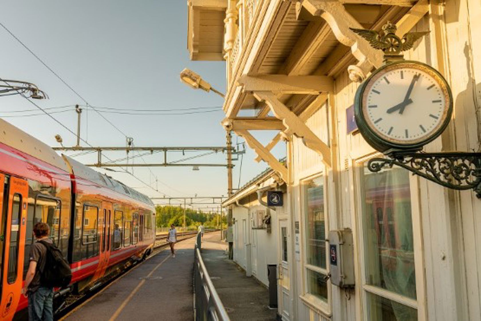 Eksteriørfoto av Årnes stasjon