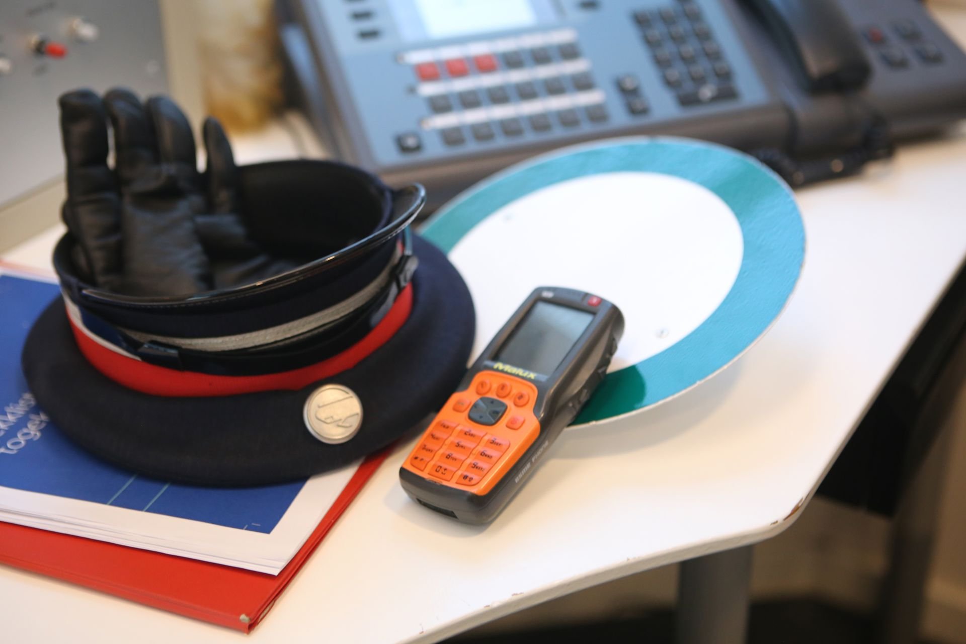 Jan Christian står på stasjon