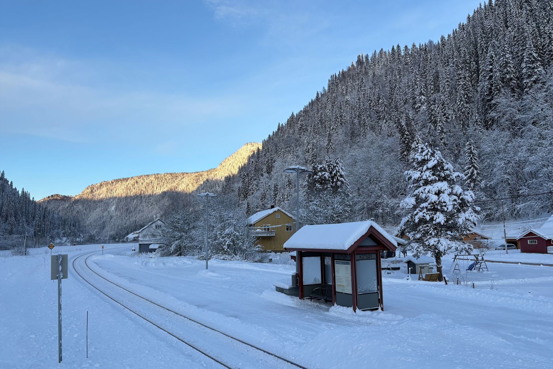 Exterior view of Kotsøy station