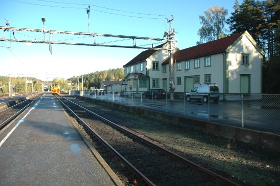 Neslandsvatn stasjon