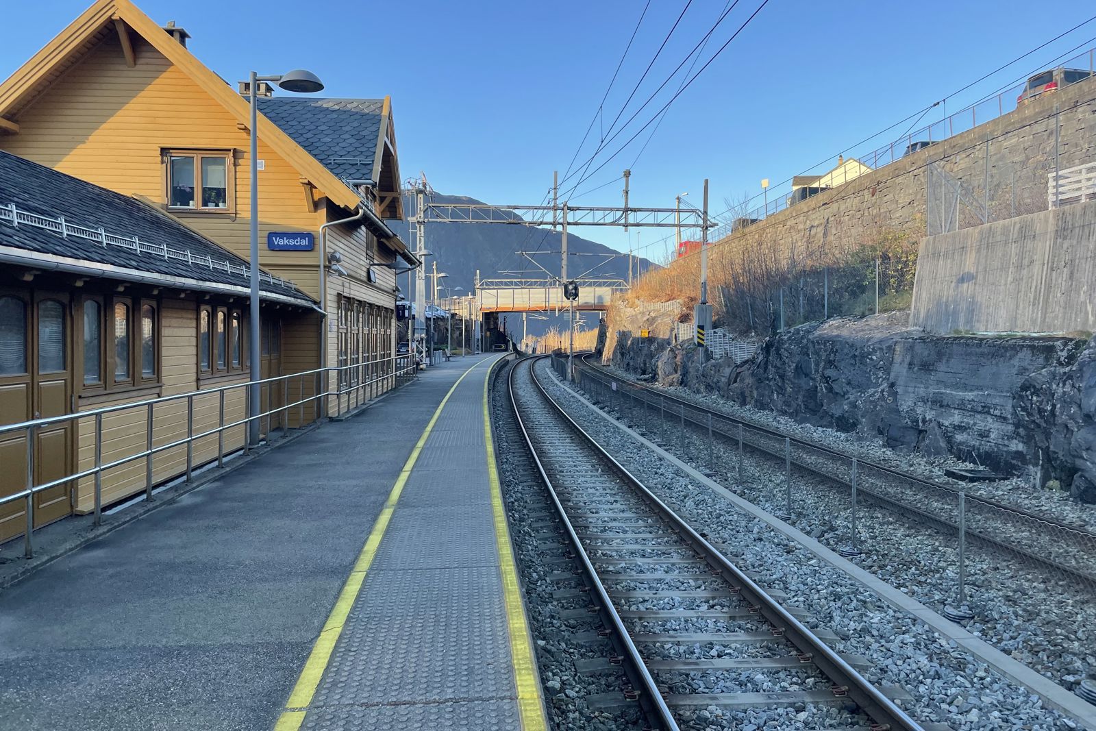 Exterior view of Vaksdal station